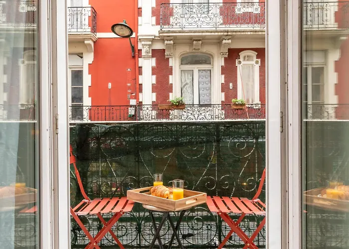 2 Pieces Coup De Coeur, Balcon, Proche Sanctuaire Lourdes