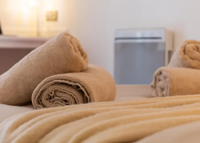 2 Pieces Coup De Coeur, Balcon, Proche Sanctuaire Λούρδη