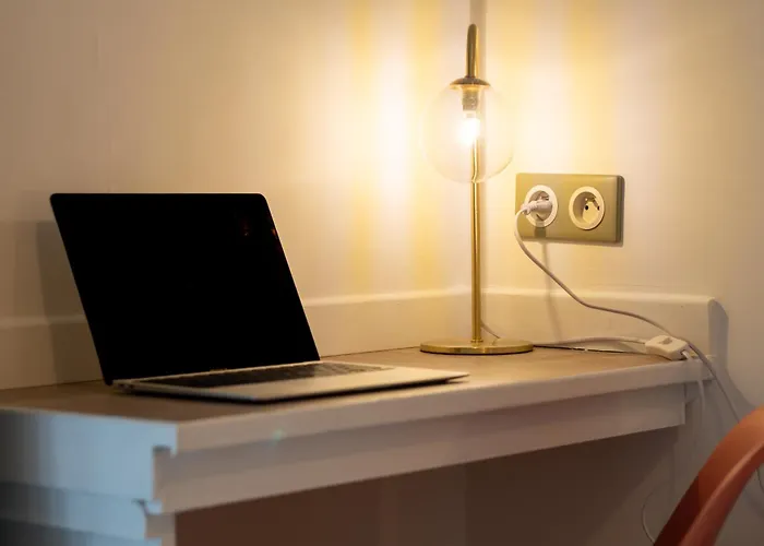 2 Pieces Coup De Coeur, Balcon, Proche Sanctuaire * Λούρδη