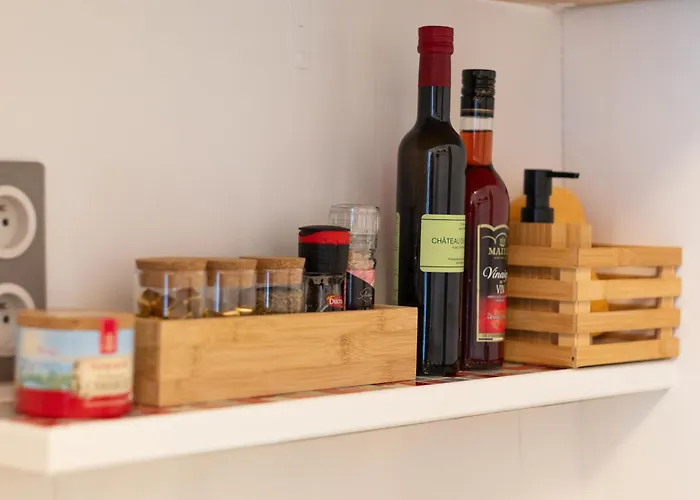 2 Pieces Coup De Coeur, Balcon, Proche Sanctuaire * Λούρδη