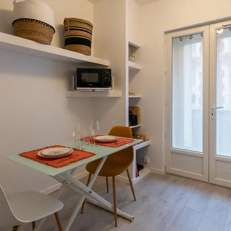 2 Pieces Coup De Coeur, Balcon, Proche Sanctuaire