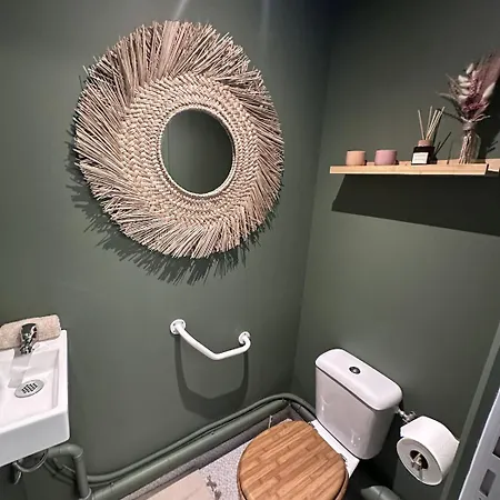 2 Pieces Coup De Coeur, Balcon, Proche Sanctuaire アパート